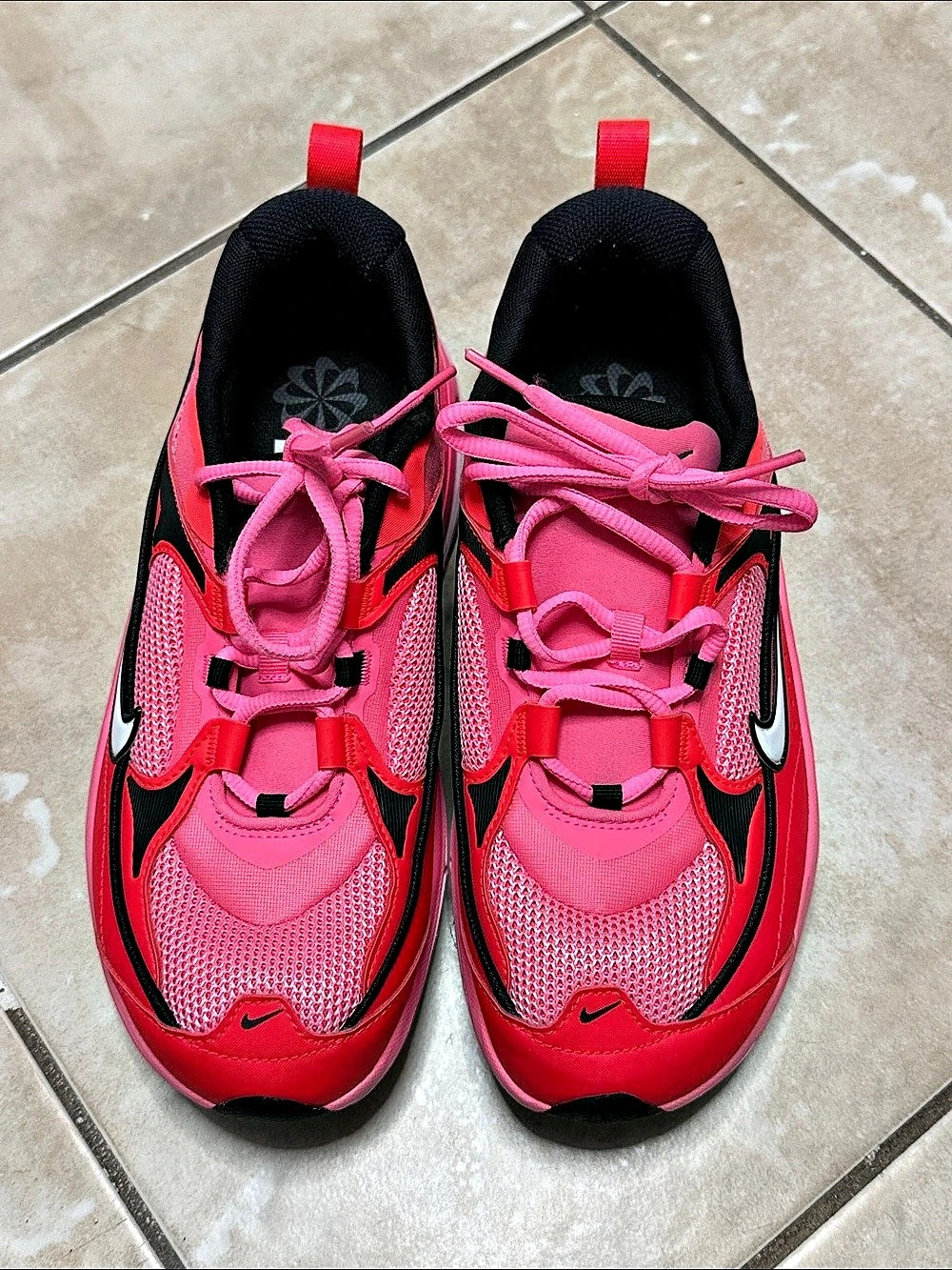 Nike Air Max 95 Women's Pink & Red Sneakers US 9.5